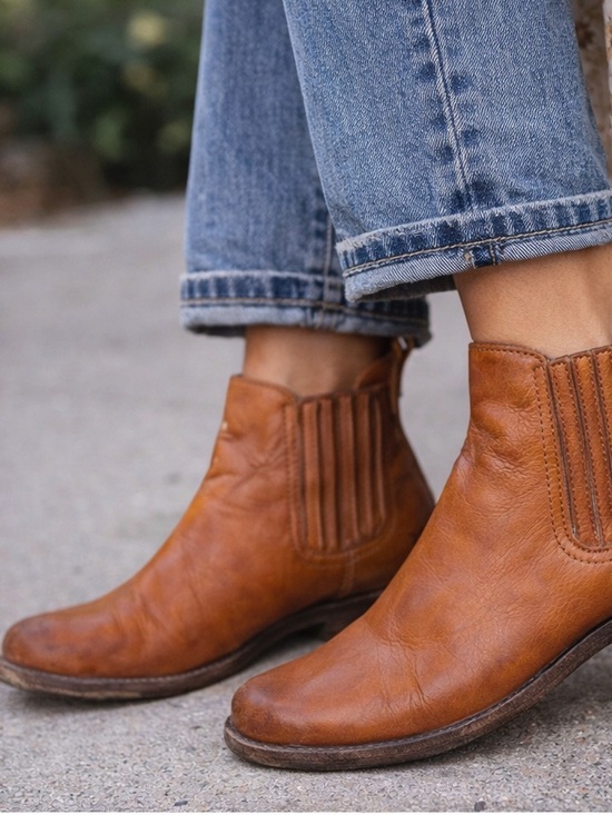 Frye Shoes - Frye Size 8.5 Cognac Leather Chelsea Ankle Boots Western Minimalist boho